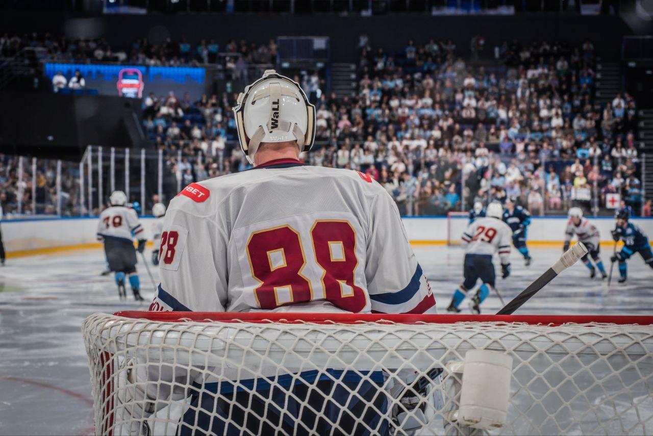 Фото Крики фанатов, тысячи зрителей и Ваня Дмитриенко. День Болельщика в Новосибирске – яркие кадры 13 - Сиб.ФМ Фото Крики фанатов, тысячи зрителей и Ваня Дмитриенко. День Болельщика в Новосибирске – яркие кадры 13