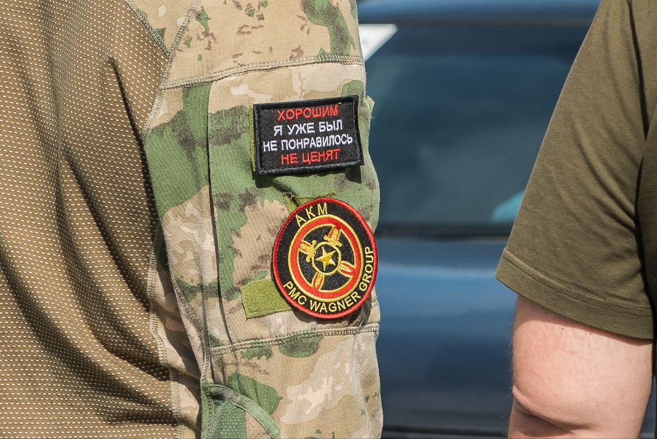 Фото «Два года с даты смерти»: В Новосибирске почтили память лидера ЧВК «Вагнер» Евгения Пригожина – фоторепортаж 3 - Сиб.ФМ Фото «Два года с даты смерти»: В Новосибирске почтили память лидера ЧВК «Вагнер» Евгения Пригожина – фоторепортаж 3