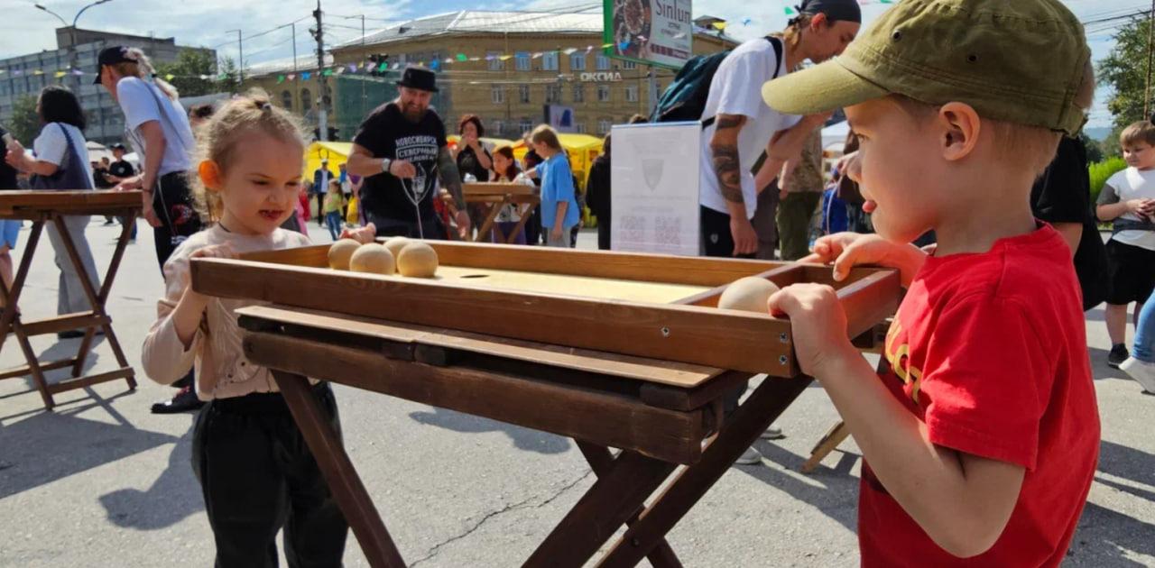 Фото На площади Пименова в Новосибирске прошел праздник «Русский Двор» 11 - Сиб.ФМ Фото На площади Пименова в Новосибирске прошел праздник «Русский Двор» 11