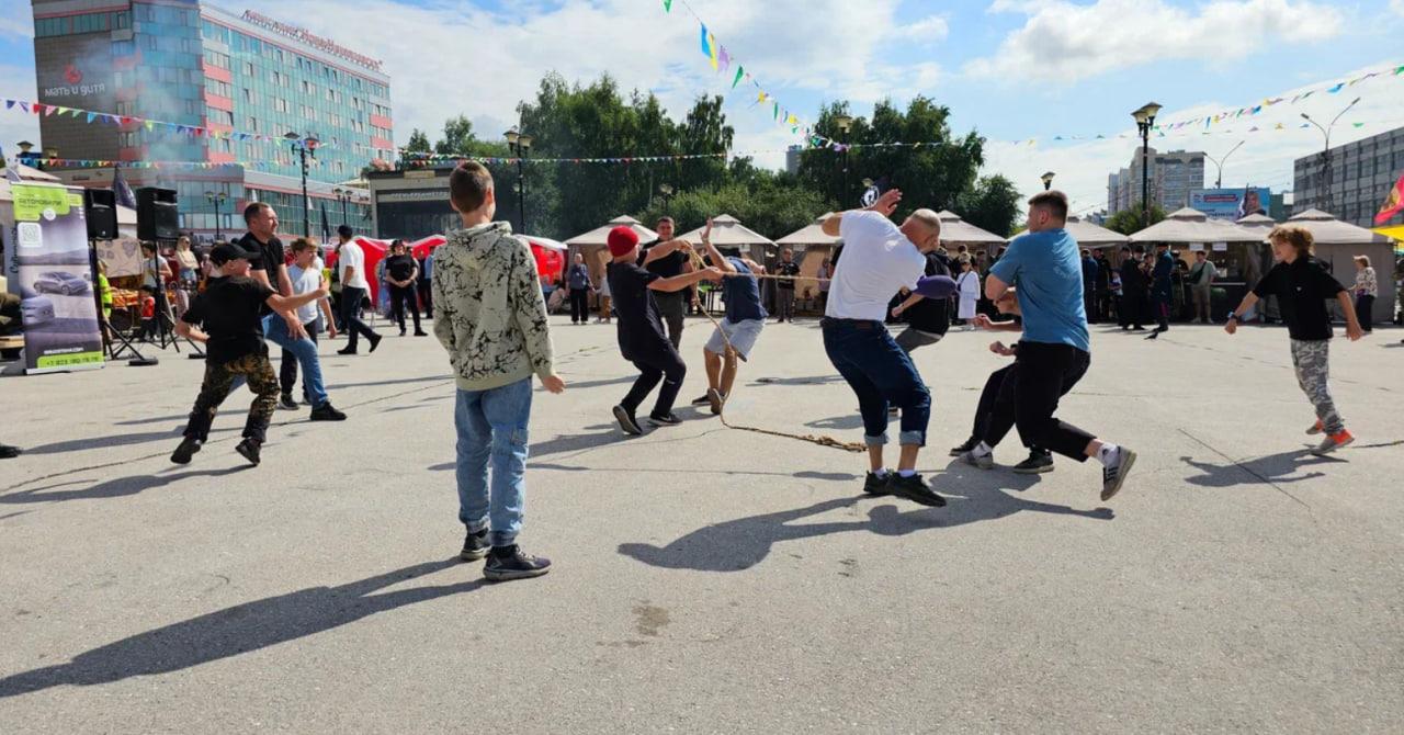 Фото На площади Пименова в Новосибирске прошел праздник «Русский Двор» 23 - Сиб.ФМ Фото На площади Пименова в Новосибирске прошел праздник «Русский Двор» 23