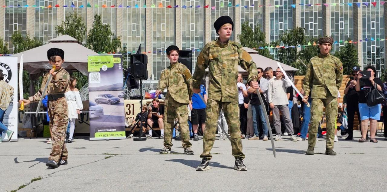 Фото На площади Пименова в Новосибирске прошел праздник «Русский Двор» 25 - Сиб.ФМ Фото На площади Пименова в Новосибирске прошел праздник «Русский Двор» 25
