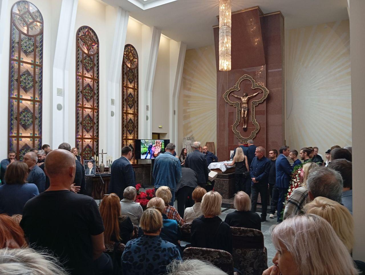 Фото В Новосибирске прощаются с экс-министром строительства Иваном Шмидтом 3 - Сиб.ФМ Фото В Новосибирске прощаются с экс-министром строительства Иваном Шмидтом 3