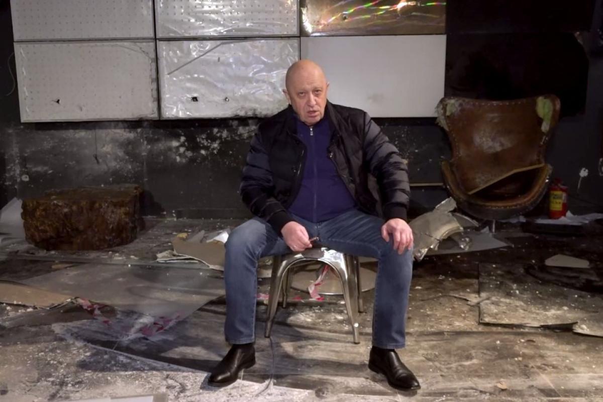 Фото Опубликованы кадры главы ЧВК «Вагнер» Пригожина в Новосибирске спустя два года после гибели 4 - Сиб.ФМ Фото Опубликованы кадры главы ЧВК «Вагнер» Пригожина в Новосибирске спустя два года после гибели 4