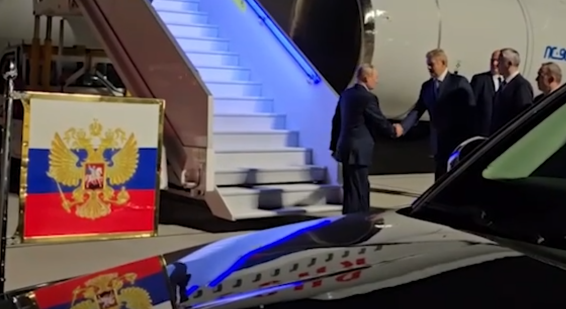 Фото Появились кадры прибытия Путина в Новосибирск 3 - Сиб.ФМ Фото Появились кадры прибытия Путина в Новосибирск 3