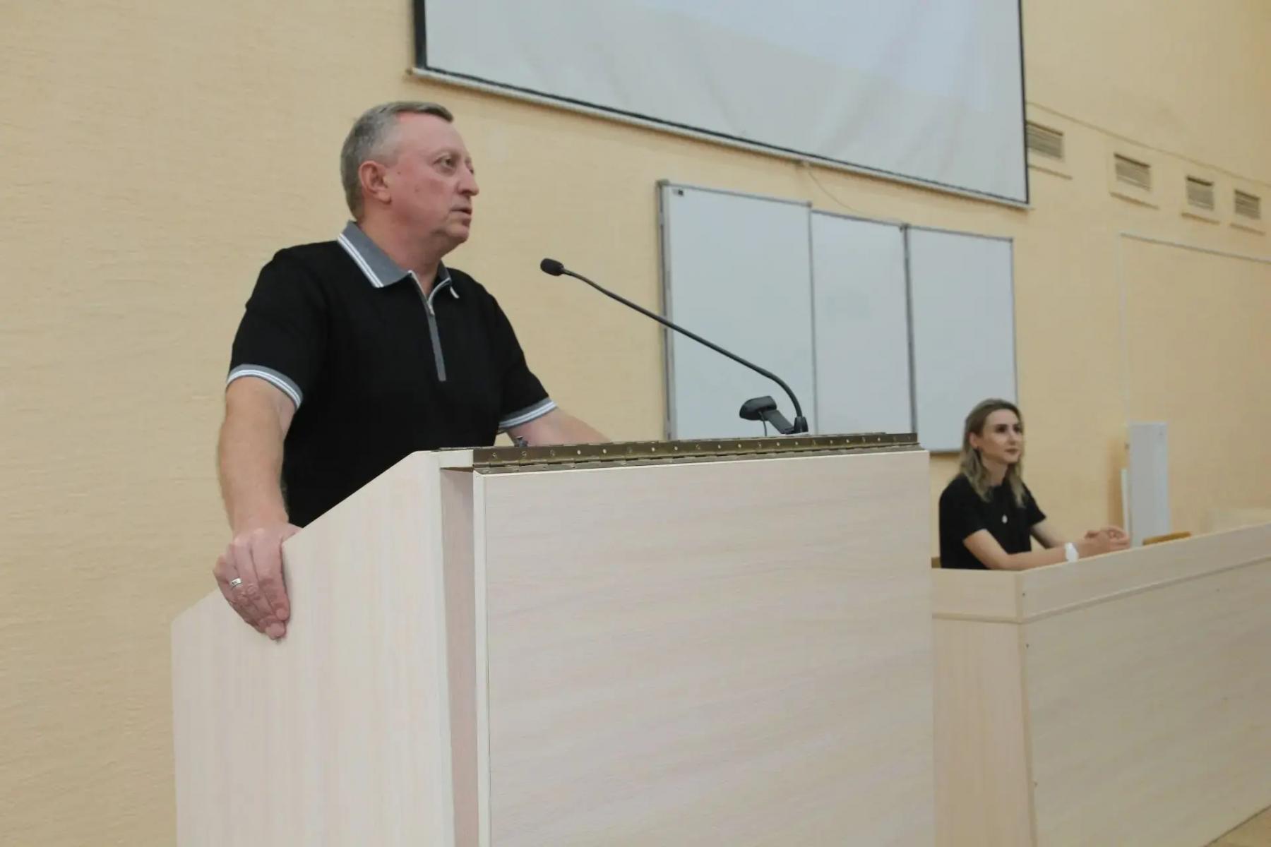 Фото Ректор НГПУ Сергей Нелюбов: «Я уверен, что студенческие годы будут яркими» 2 - Сиб.ФМ Фото Ректор НГПУ Сергей Нелюбов: «Я уверен, что студенческие годы будут яркими» 2