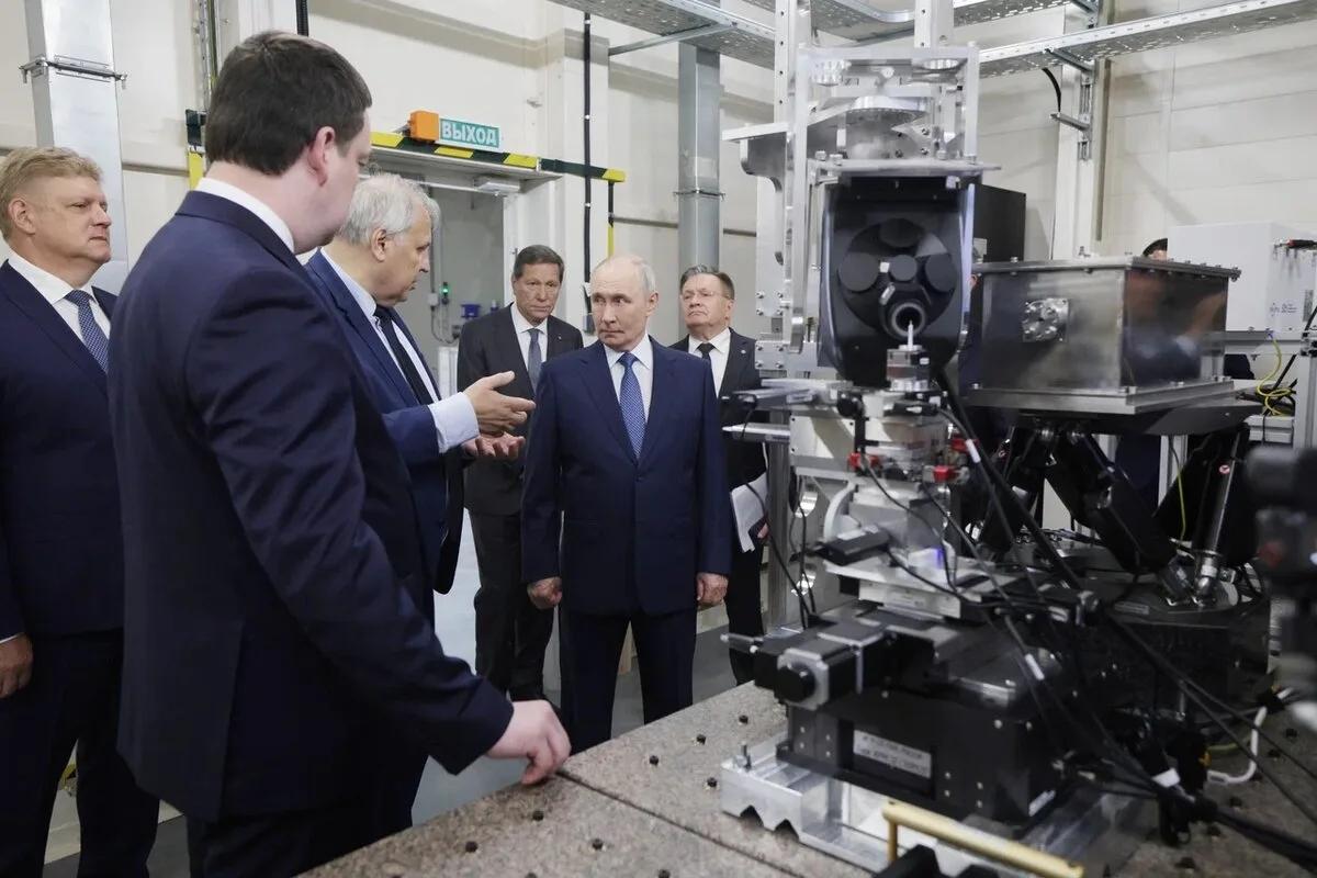 Фото Бензин, медведь, СКИФ и Путин: чем запомнилось лето-2026 в Новосибирской области 2 - Сиб.ФМ Фото Бензин, медведь, СКИФ и Путин: чем запомнилось лето-2026 в Новосибирской области 2