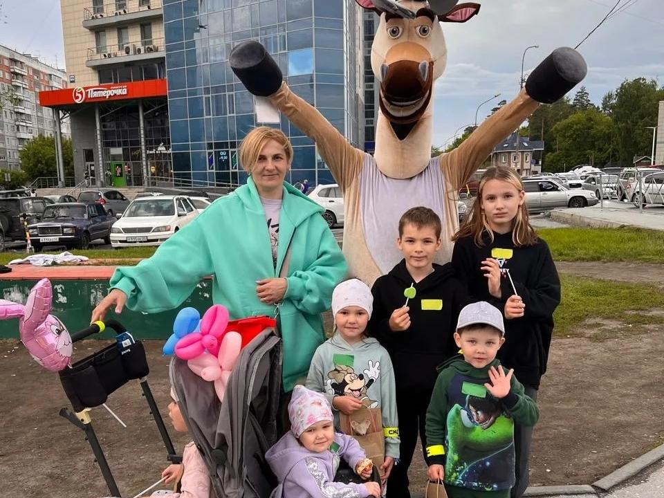 Фото Мама 11 детей из Новосибирска рассказала, как воспитала дочерей без кистей рук и с ДЦП 2 - Сиб.ФМ Фото Мама 11 детей из Новосибирска рассказала, как воспитала дочерей без кистей рук и с ДЦП 2