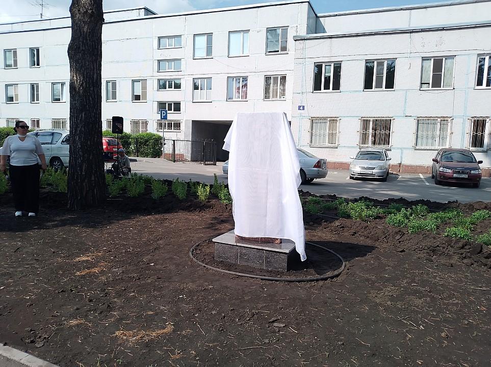 Фото Подвиг врачей и медицинских династий увековечили в Новосибирске 3 - Сиб.ФМ Фото Подвиг врачей и медицинских династий увековечили в Новосибирске 3