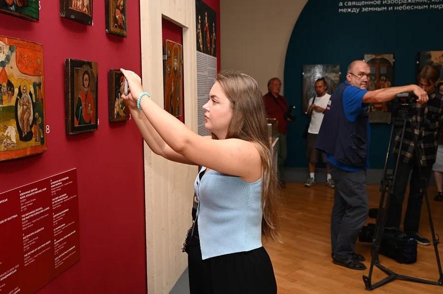 Фото Часть русской души: в Художественном музее открылась новая экспозиция икон 6 - Сиб.ФМ Фото Часть русской души: в Художественном музее открылась новая экспозиция икон 6