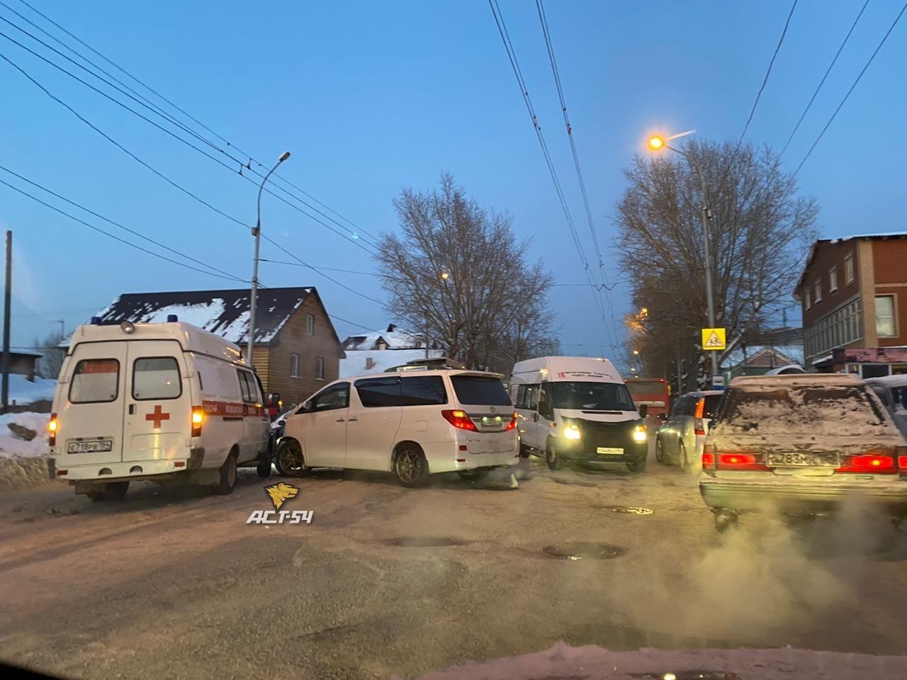 Происшествия новосибирск вчера и сегодня. Авария со скорой в Новосибирске.