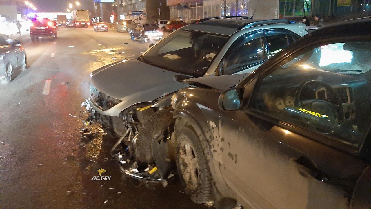 Происшествия новосибирск вчера и сегодня. Авария ночью в Новосибирске. ДТП В Новосибирске вчера вечером.