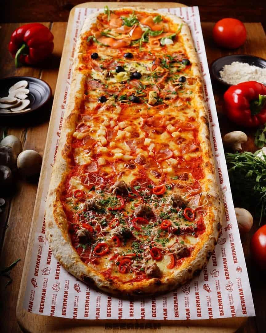 "Пицца". Метровая пицца. Пицца 1 метр. Пицца метр на метр. Вкусная пицца в спб с доставкой отзывы