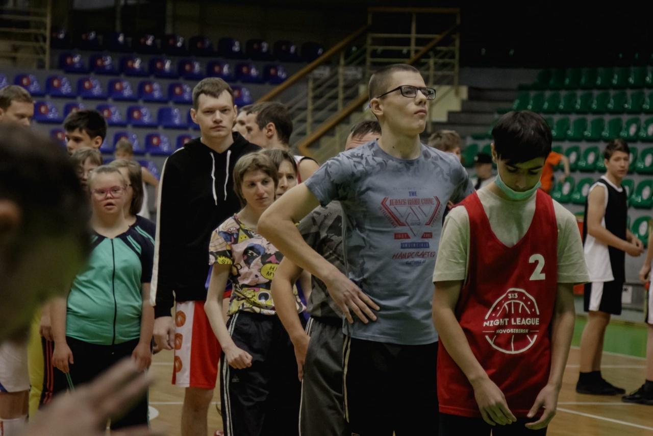 Фото «Позволь мне победить»: как в Новосибирске проходят матчи по юнифайд-баскетболу для детей без возраста 3
