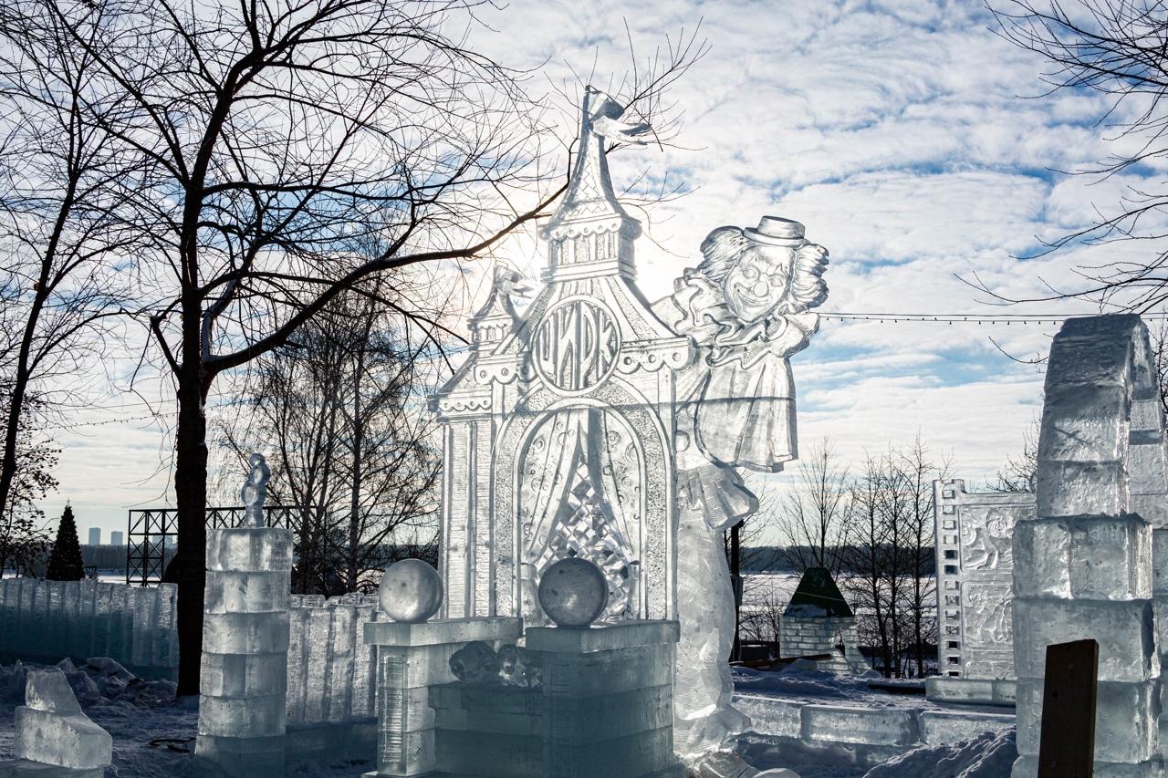 Фото Скульптура Водяного Тигра украсила ледовый городок Новосибирска 2