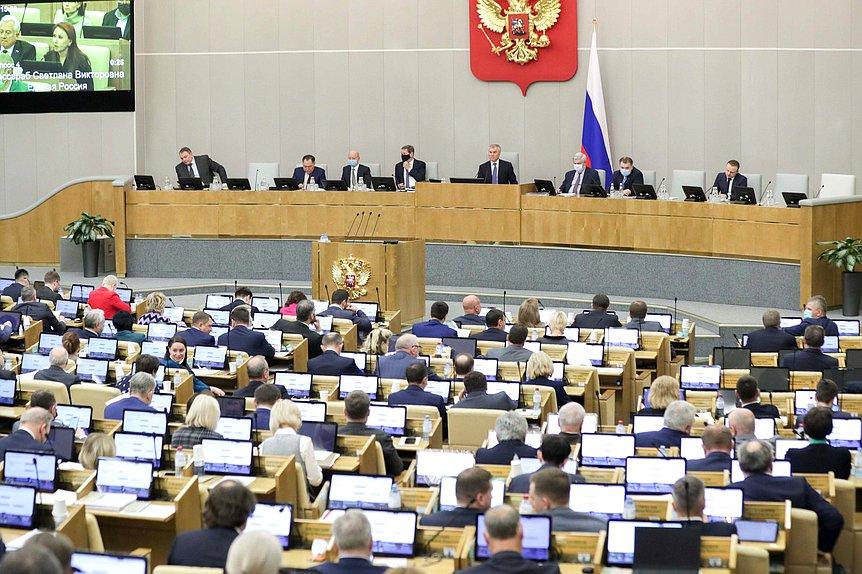 Фото 10000 рублей россиянам: в Госдуму внесли законопроект о ежемесячной выплате семьям с детьми 3