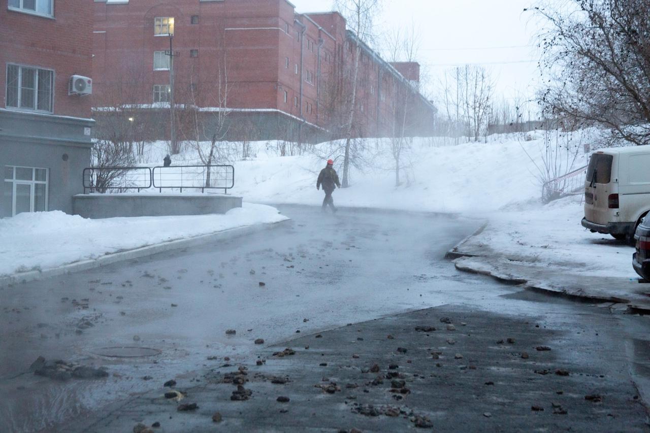 Фото Затопленные кипятком Богаткова и Лескова: как выглядят улицы после коммунальной аварии в Новосибирске 4