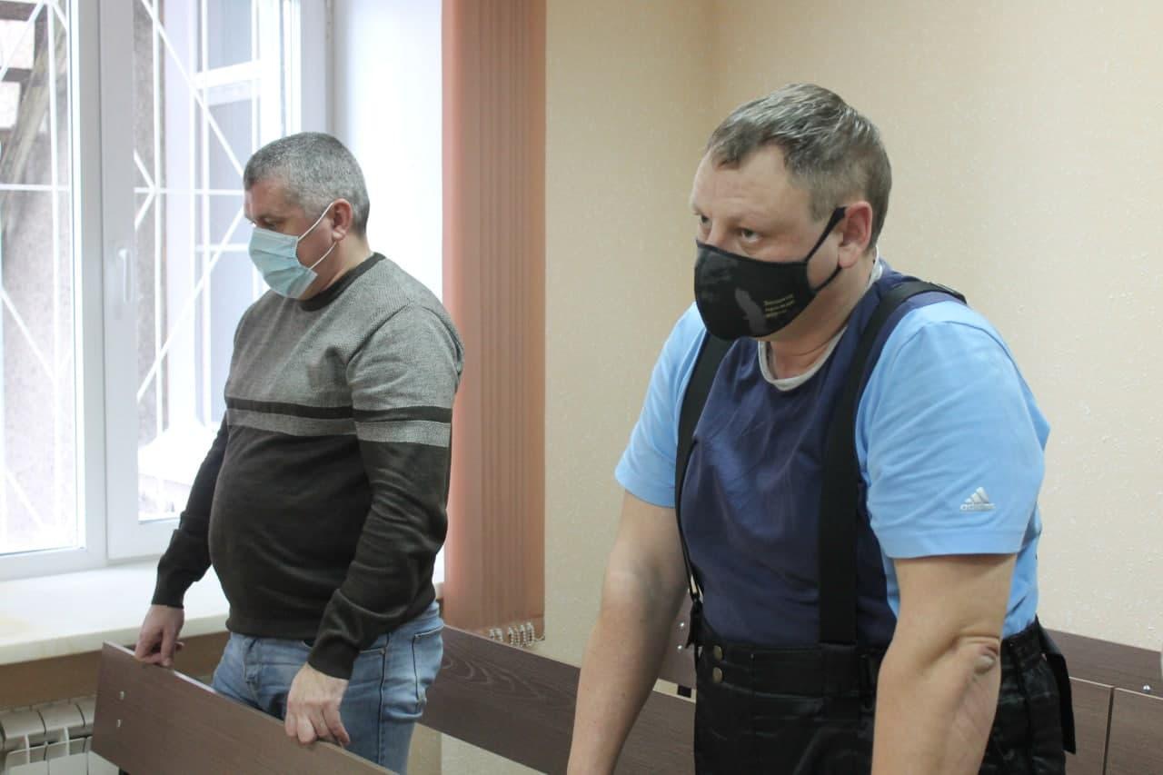 Фото В Новосибирске осудили двух экс-полицейских за взятки лапшой «Роллтон» 2