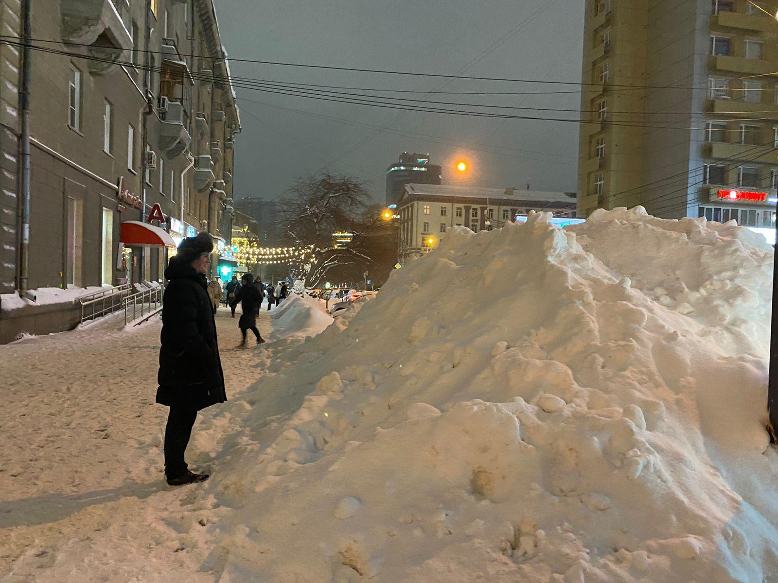 Фото Снежный коллапс в Новосибирске: день второй 5