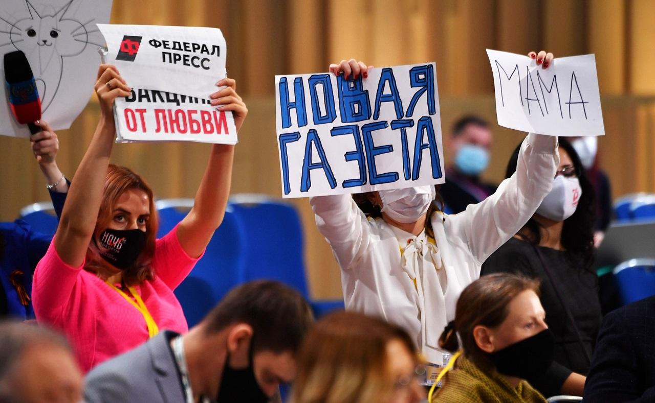 Фото «Не дождётесь», «повара из ФСО» и «мы белые и пушистые» – как шутит Путин на больших пресс-конференциях 3
