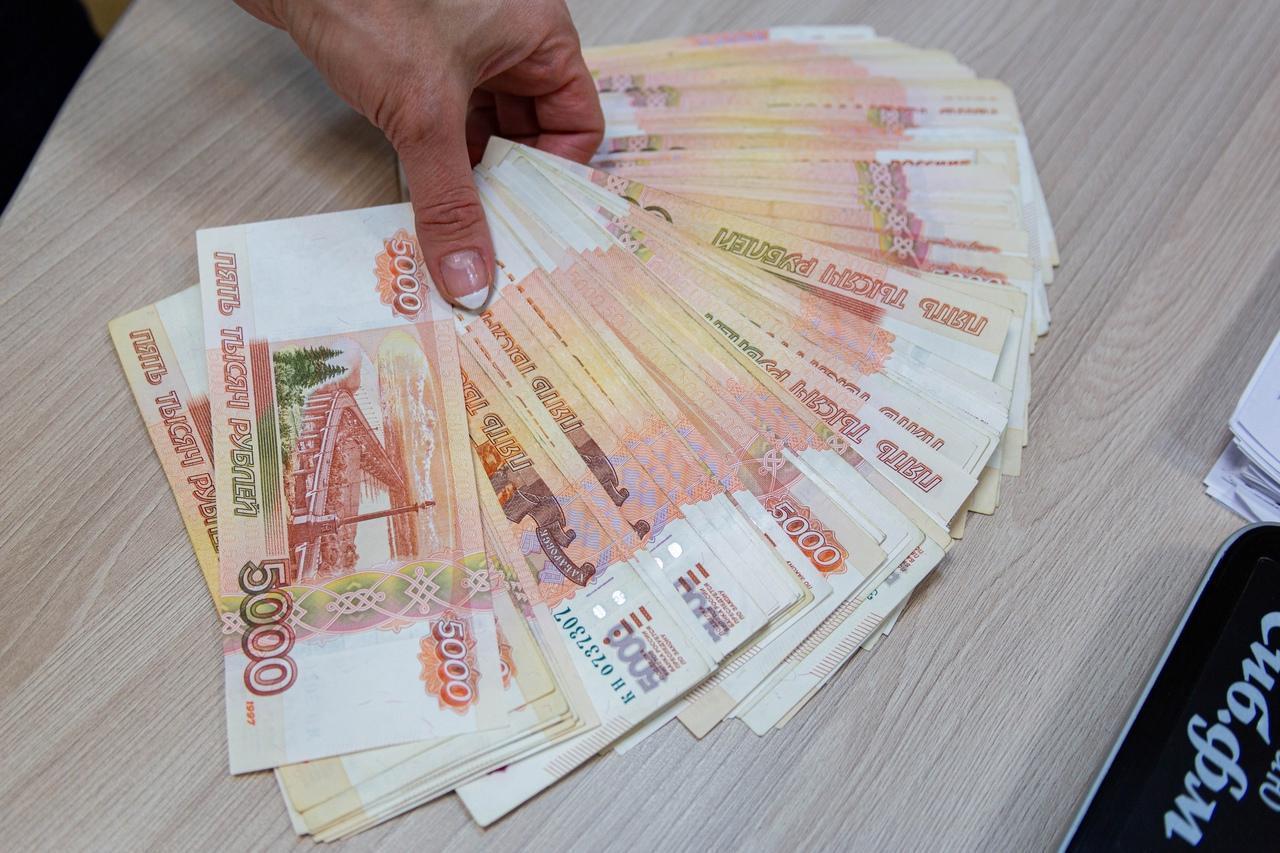 Выплаты на детей в декабре: кто получит 5000 рублей от Путина к Новому году  - sib.fm