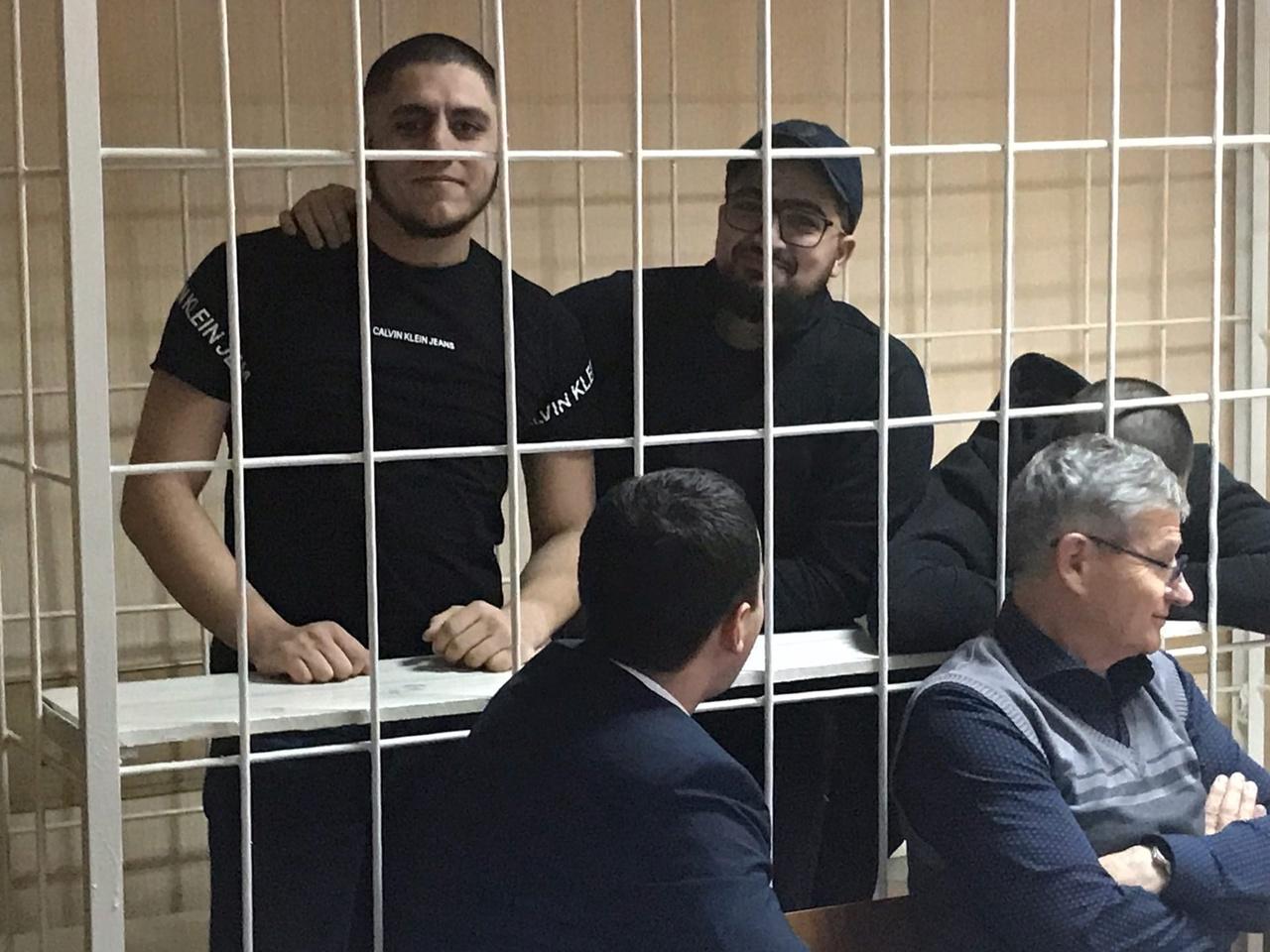 Фото «Говорили, что нас посадят в тюрьму и сделают «петухами»: инспектор ДПС рассказал в суде о смертельной стрельбе в Мошково 5