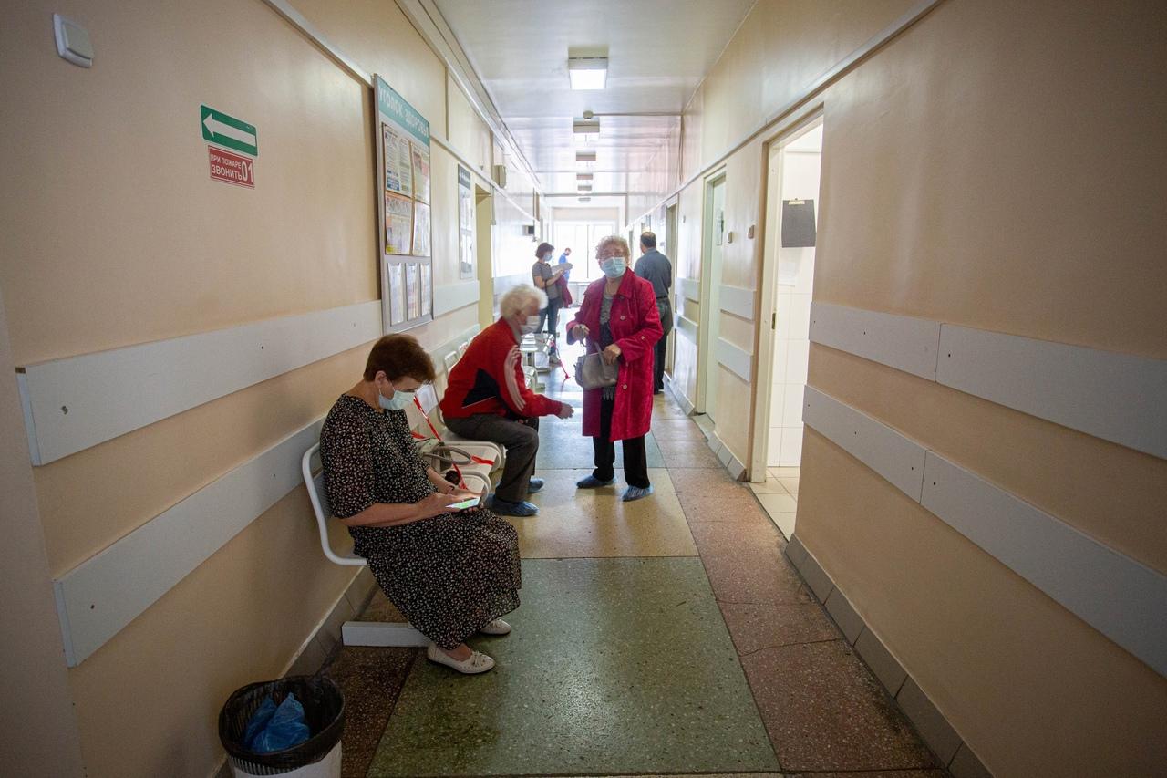 Фото Появился график работы поликлиник, пунктов вакцинации и травмпунктов на новогодних каникулах 2022 в Новосибирске 4