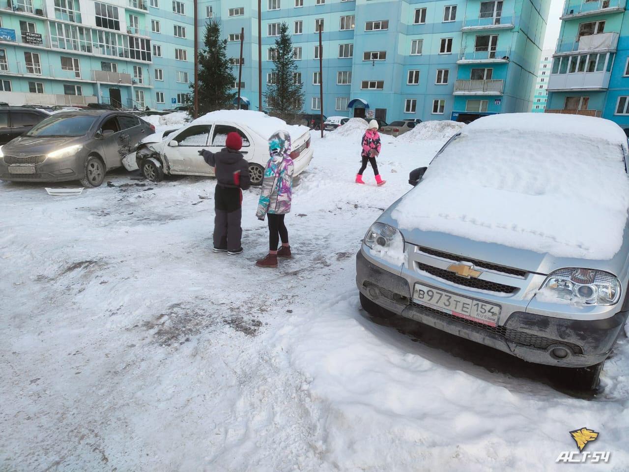 Фото В Кировском районе Новосибирска водитель сбежал с места ДТП 2