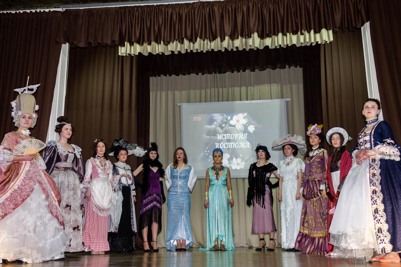 Фото Кутюрье за решёткой: в женской колонии Новосибирска прошёл показ мод 18