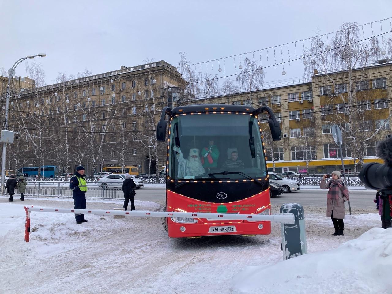 Фото В Новосибирске со 2 января запустят автобусы по Первому новогоднему маршруту 2