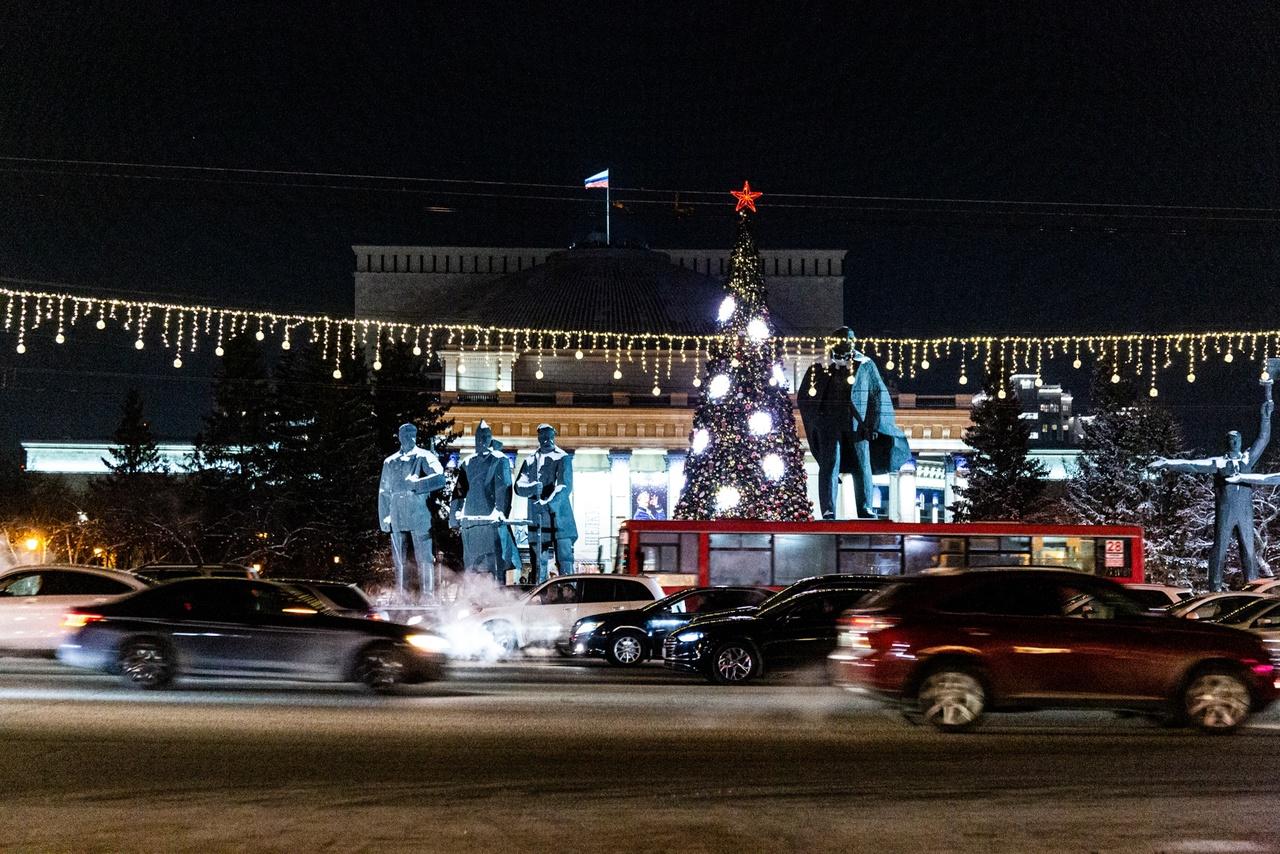 Фото В сказку попали: как выглядит Новогодняя столица России 2022 года - 20 волшебных кадров из Новосибирска 6
