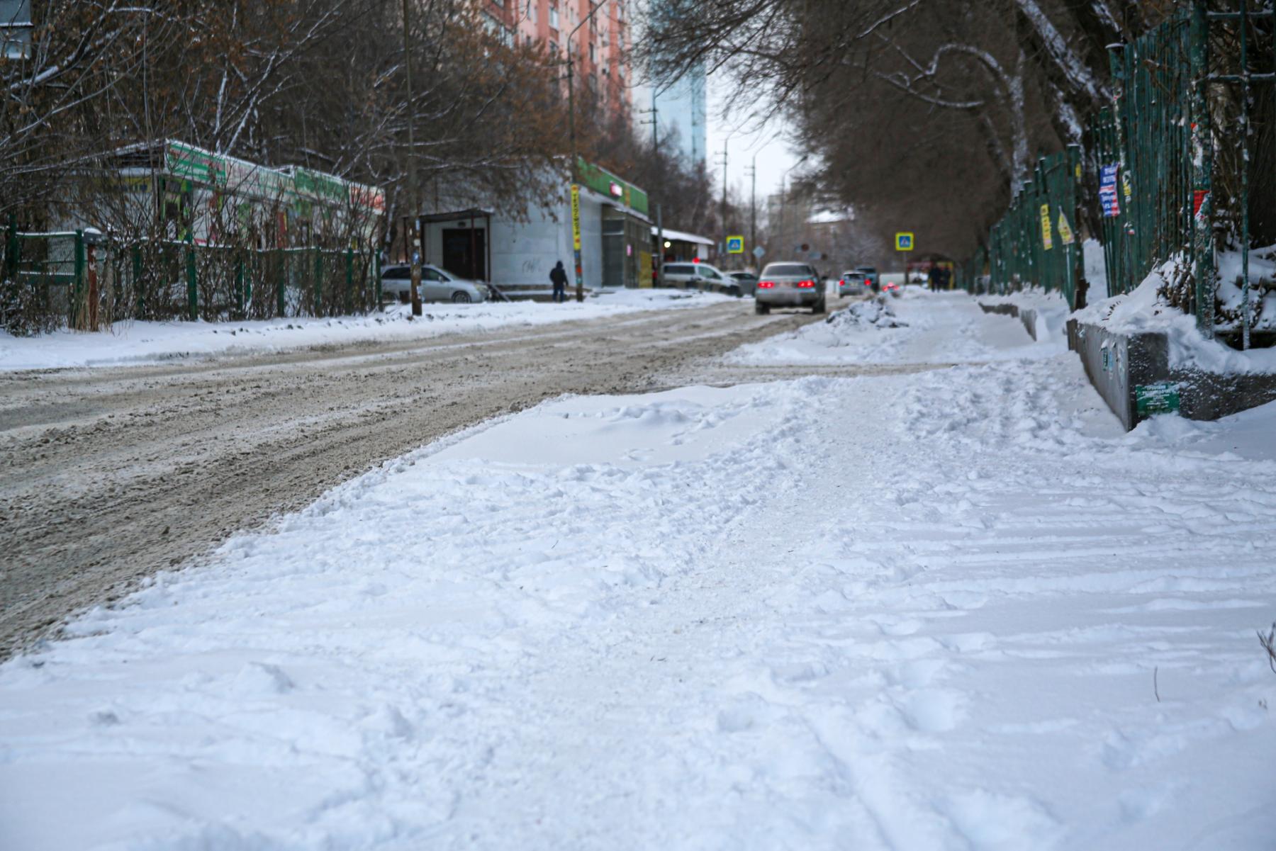 Фото В Новосибирске водители раскритиковали уборку городских дорог от снега 3