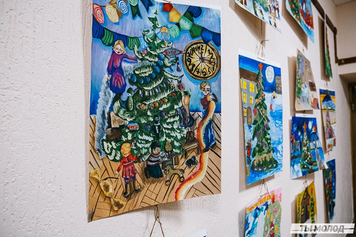 Фото Мир, озаренный Рождеством: в Новосибирске проходит уникальная выставка рисунков детей и молодежи 11