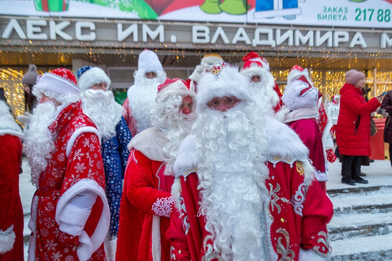 Фото В Новосибирске Деды Морозы и мэр Локоть открыли проект «Новогодняя столица России» — фотоотчет 5