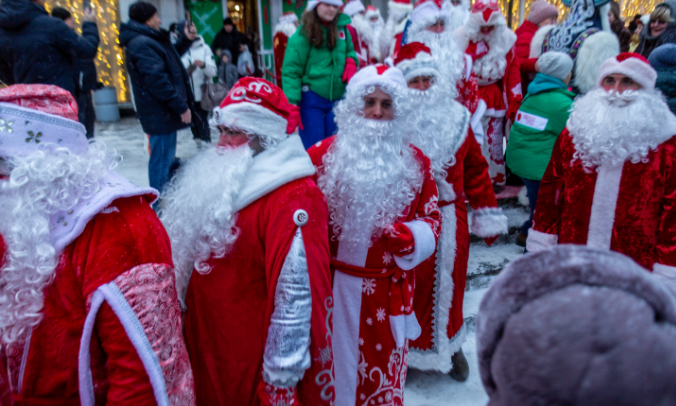 Фото В Новосибирске Деды Морозы и мэр Локоть открыли проект «Новогодняя столица России» — фотоотчет 2