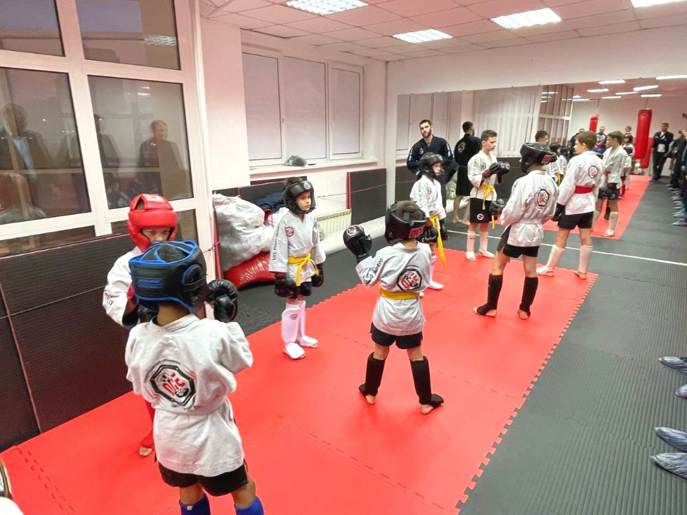 Фото В микрорайоне Новомарусино Новосибирска открыли два детских спортивных зала 5