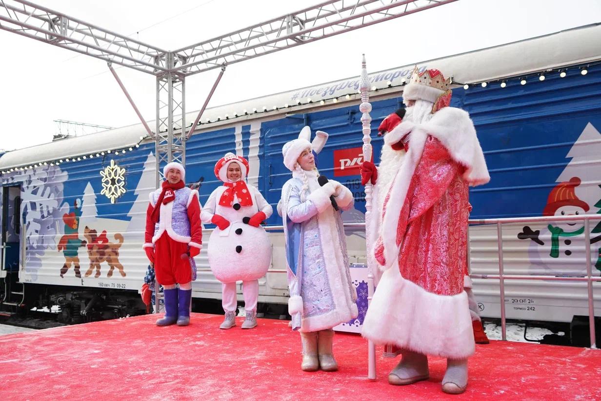 Фото Из Великого Устюга с любовью: в Новосибирск прибыл поезд Деда Мороза — как это было 7