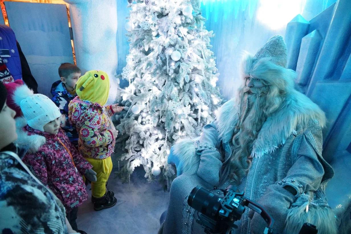 Фото Из Великого Устюга с любовью: в Новосибирск прибыл поезд Деда Мороза — как это было 16