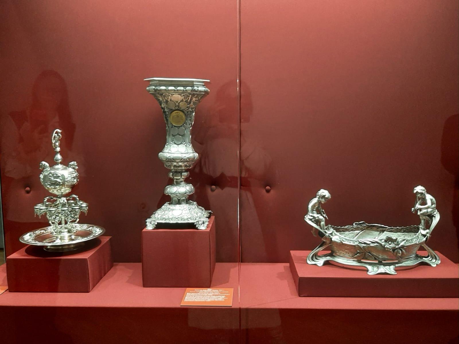 Фото В Новосибирском художественном музее открылась уникальная  выставка художественного серебра из коллекции Исторического музея 2