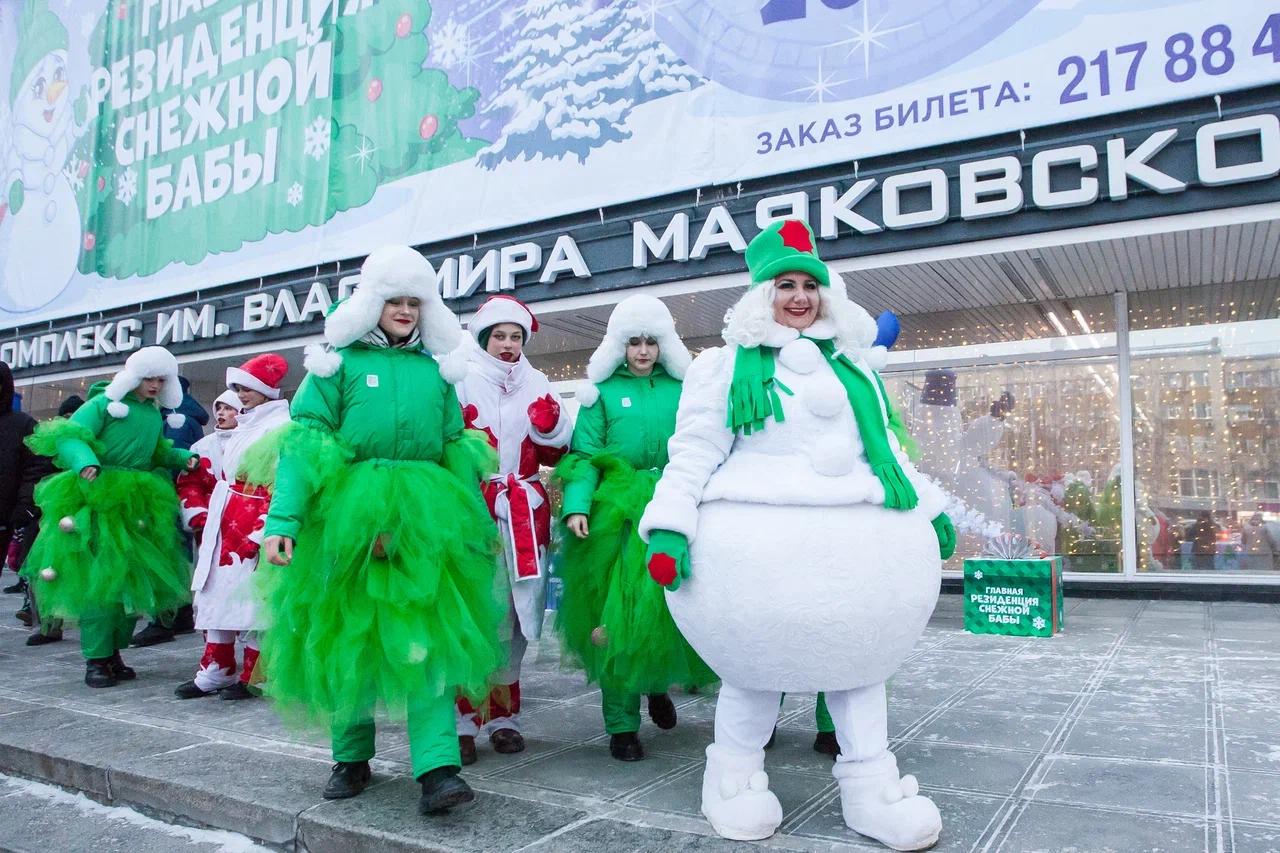 Фото В Новосибирске зажгли праздничную иллюминацию на улице Ленина и в скверах. ФОТОРЕПОРТАЖ 10