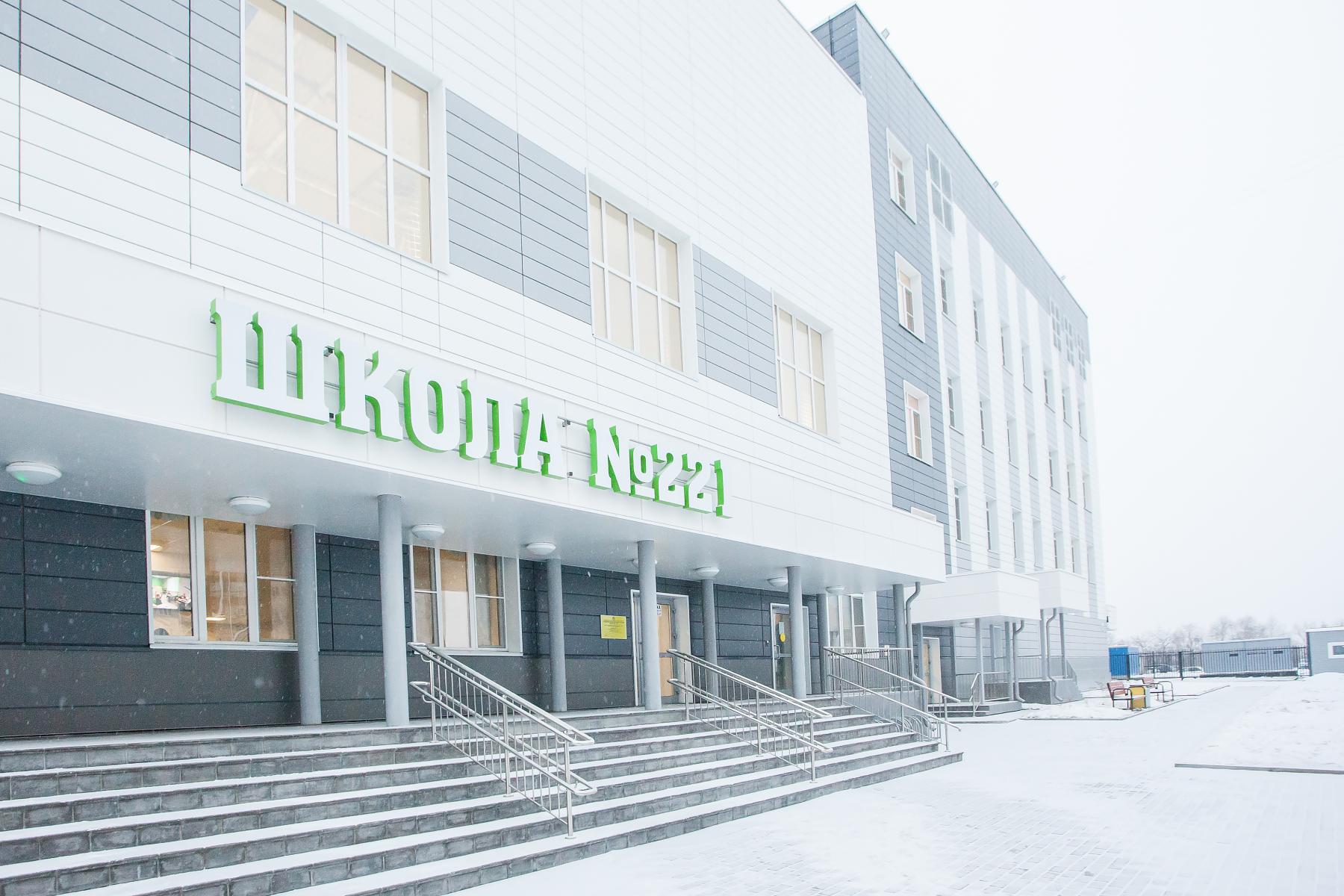 Фото В Новосибирске застройщик подарил школе новый автобус для перевозки детей 3 - Сиб.ФМ Фото В Новосибирске застройщик подарил школе новый автобус для перевозки детей 3