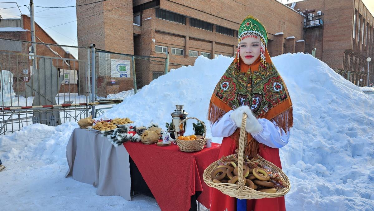 Фото Самый большой каток Новосибирска открылся на стадионе «Спартак». Фоторепортаж 13 - Сиб.ФМ Фото Самый большой каток Новосибирска открылся на стадионе «Спартак». Фоторепортаж 13