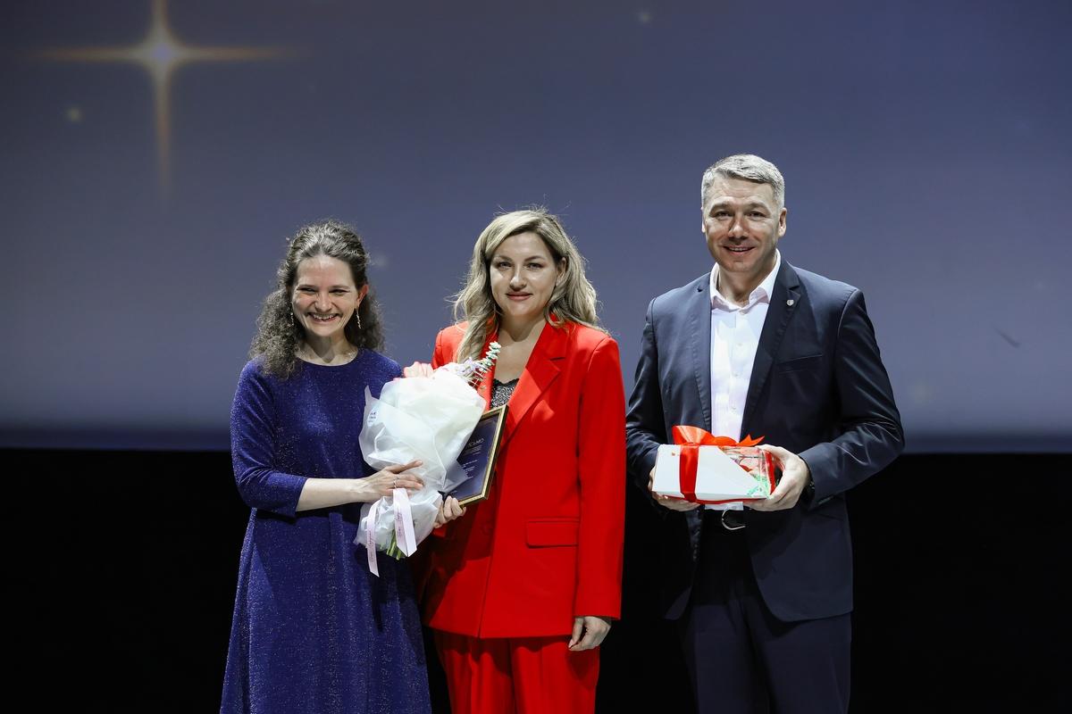 Фото «Настоящие успехи рождаются в команде»: медиахолдинг «Сиб.фм Group» подвёл итоги года. Фоторепортаж 11 - Сиб.ФМ Фото «Настоящие успехи рождаются в команде»: медиахолдинг «Сиб.фм Group» подвёл итоги года. Фоторепортаж 11