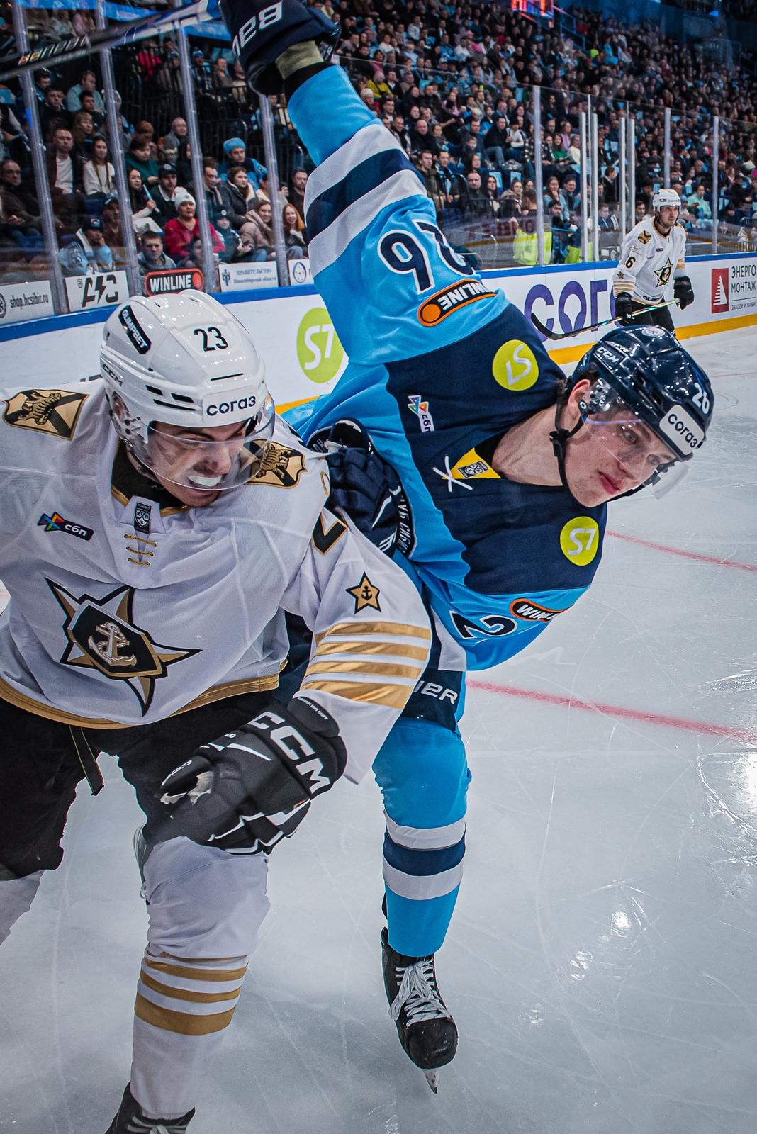 Фото Хоккейная «Сибирь» уступила «Адмиралу» на домашнем льду. Фоторепортаж 14