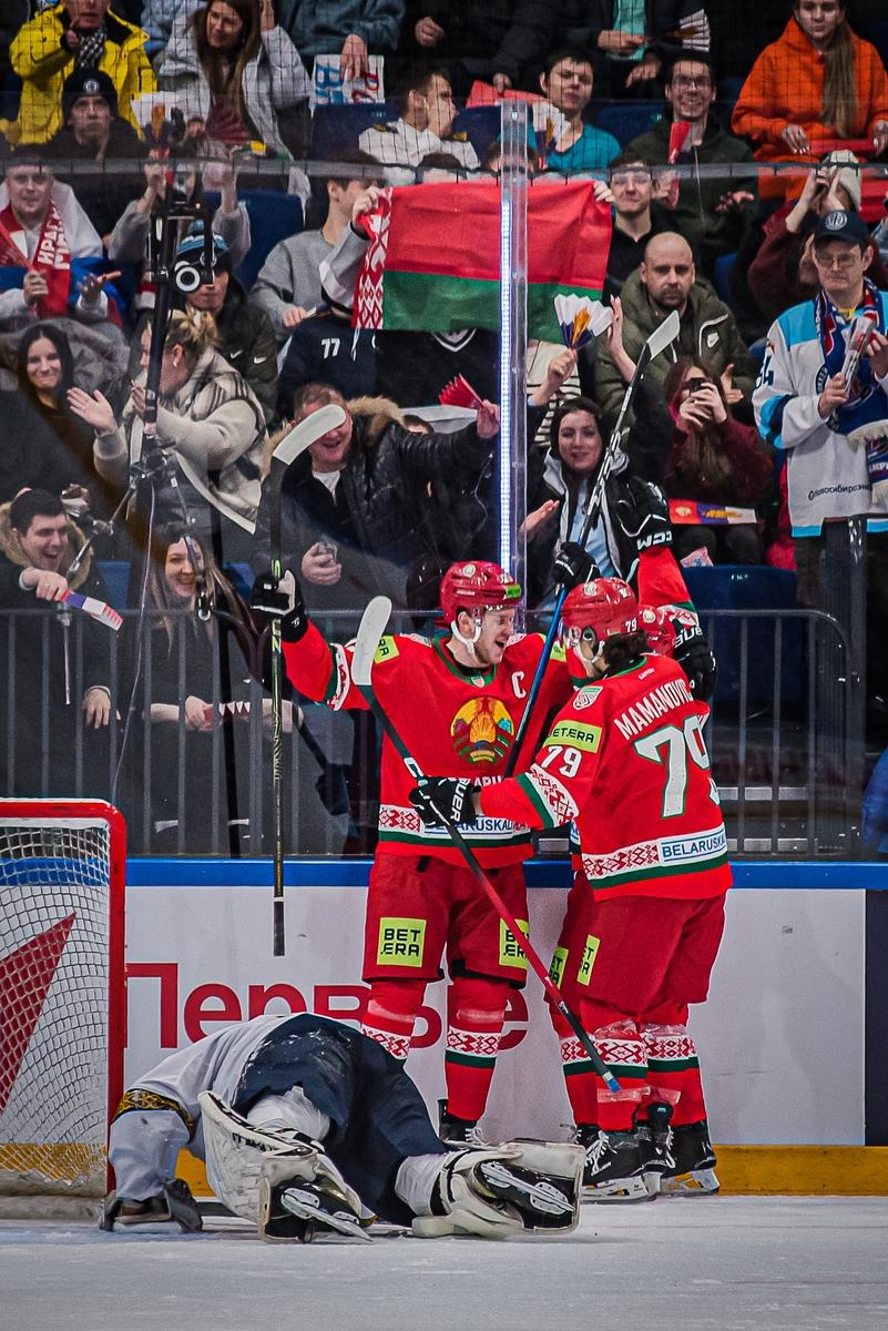 Фото Сборная «Россия 25» одержала победу на турнире по хоккею 3х3 на Кубке Первого канала в Новосибирске. Фоторепортаж 17