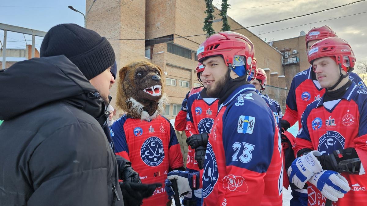 Фото Самый большой каток Новосибирска открылся на стадионе «Спартак». Фоторепортаж 16 - Сиб.ФМ Фото Самый большой каток Новосибирска открылся на стадионе «Спартак». Фоторепортаж 16