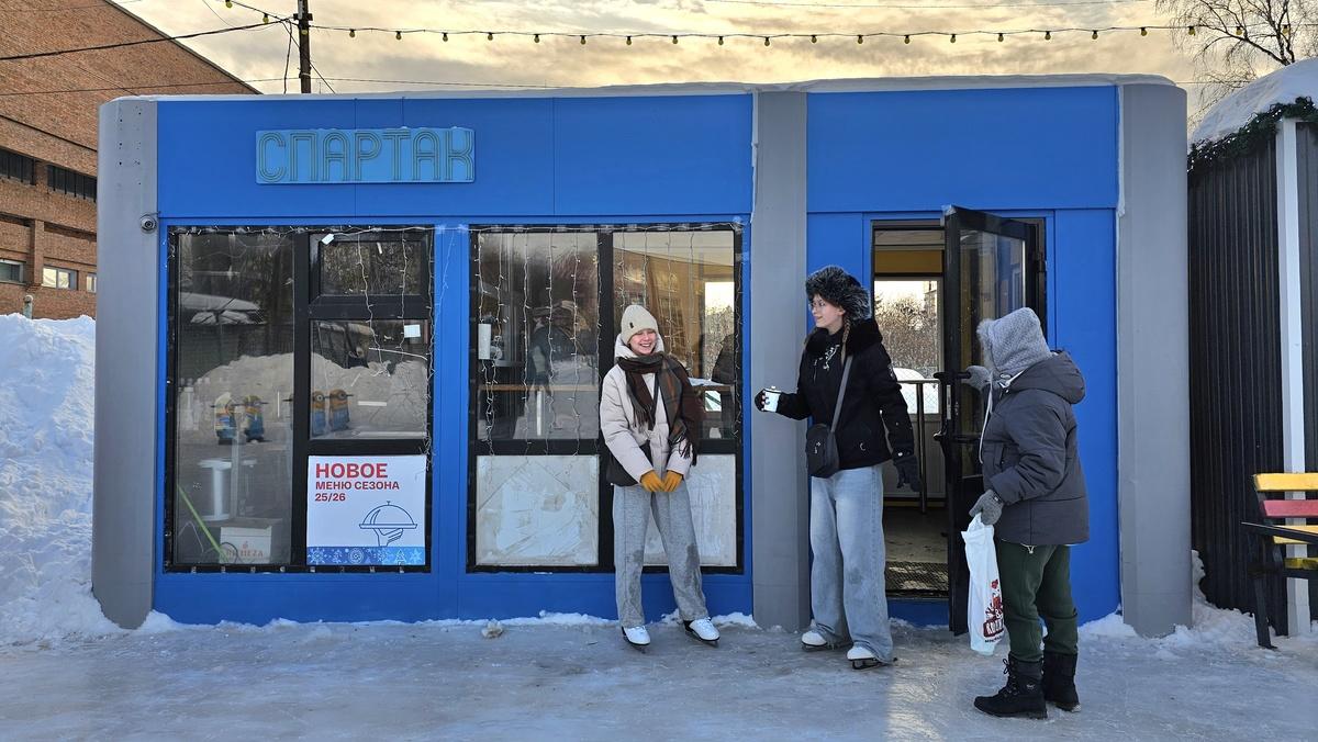 Фото Самый большой каток Новосибирска открылся на стадионе «Спартак». Фоторепортаж 18 - Сиб.ФМ Фото Самый большой каток Новосибирска открылся на стадионе «Спартак». Фоторепортаж 18