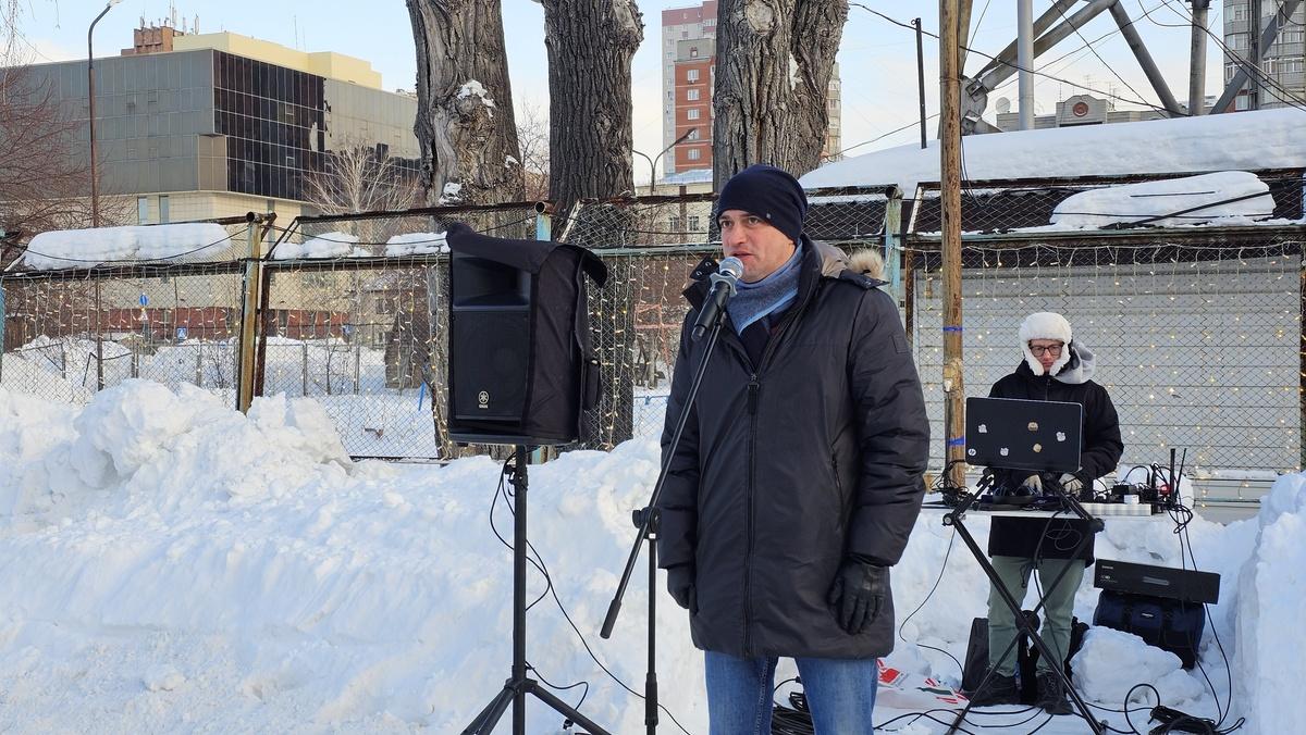 Фото Самый большой каток Новосибирска открылся на стадионе «Спартак». Фоторепортаж 19 - Сиб.ФМ Фото Самый большой каток Новосибирска открылся на стадионе «Спартак». Фоторепортаж 19