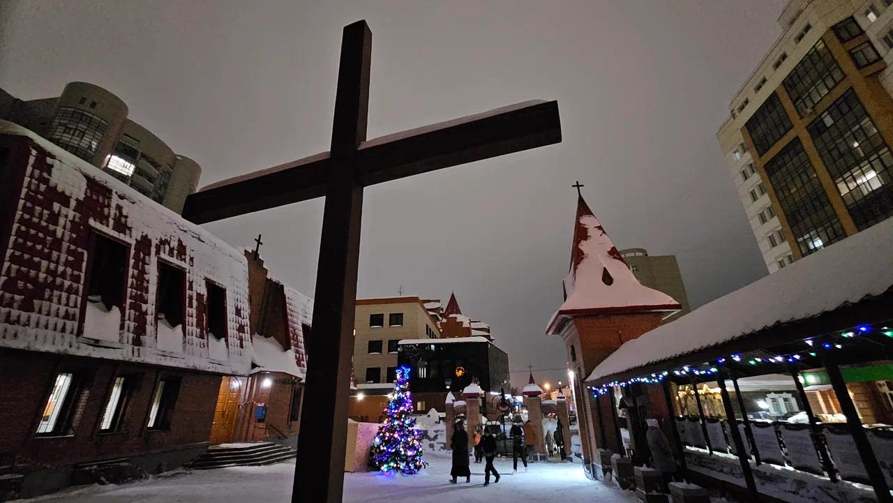 Фото В Новосибирске в соборе Преображение Господня прошла служба в честь католического Рождества. ФОТОРЕПОРТАЖ 7