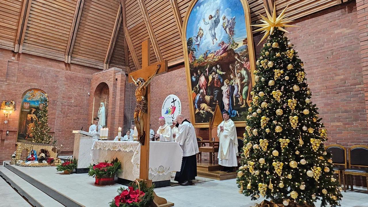 Фото В Новосибирске в соборе Преображение Господня прошла служба в честь католического Рождества. ФОТОРЕПОРТАЖ 16