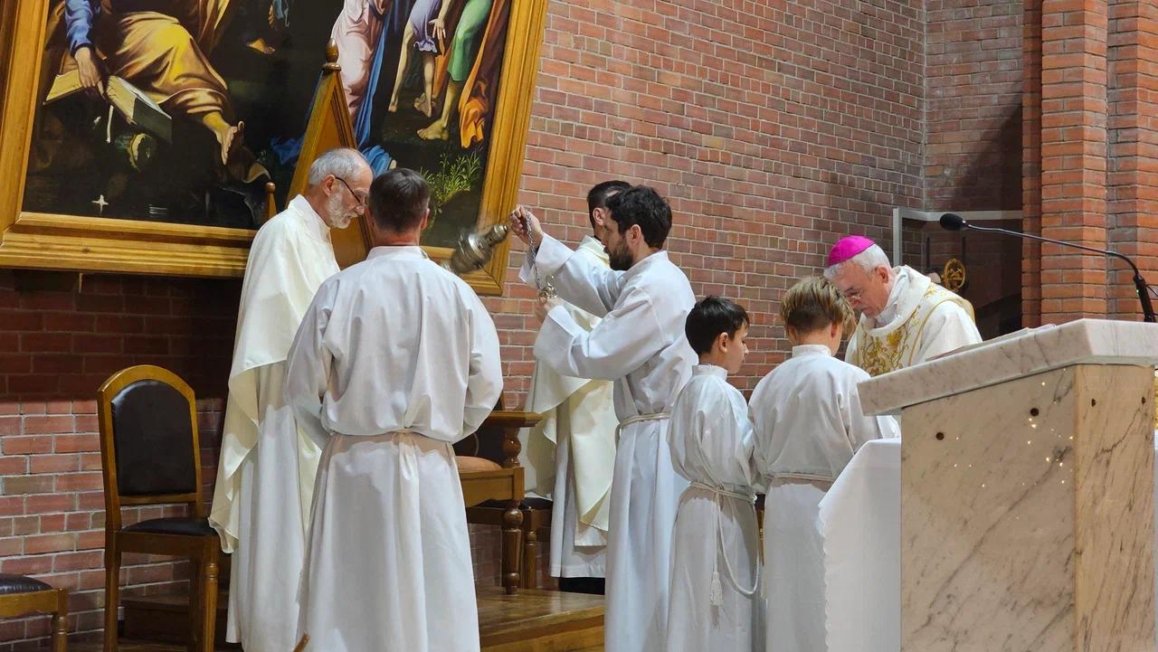 Фото В Новосибирске в соборе Преображение Господня прошла служба в честь католического Рождества. ФОТОРЕПОРТАЖ 20